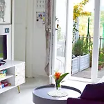 Mit Privatem Garten- Meerblick Und Gemeinschaftspool By Interhome