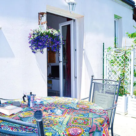 Mit Privatem Garten- Meerblick Und Gemeinschaftspool By Interhome Apartament
