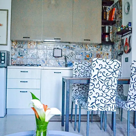 Mit Privatem Garten- Meerblick Und Gemeinschaftspool By Interhome Apartament